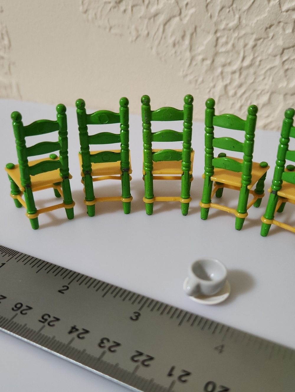 Vintage 1980s Mattel "The Littles" die-cast metal dollhouse furniture pieces - Picture 12 of 16